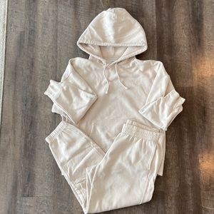 ARITZIA TNA SWEATSUIT (M) - SAND